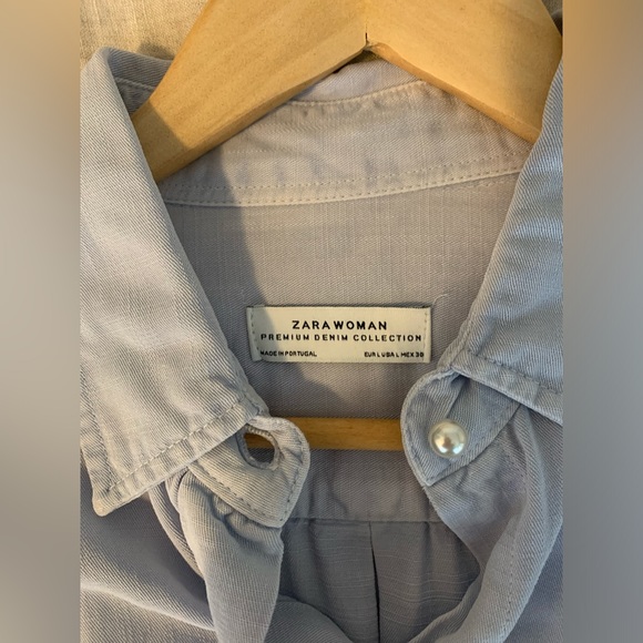 Pale blue jeans shirt from Zara. - Picture 4 of 9
